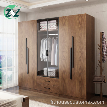 Armoire nordique en bois avec porte vitrée